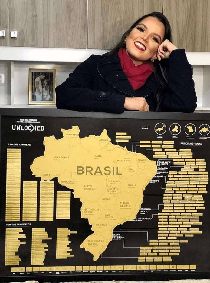 Cliente com o mapa da Unlocked que recebeu
